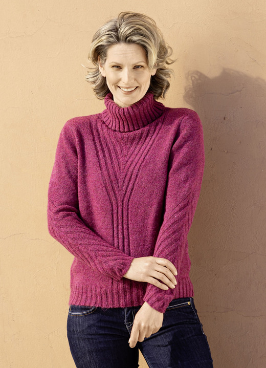 Pullover - Pullover in sehr kuschliger Flauschqualität, in Größe 036 bis 052, in Farbe BEERE Ansicht 1